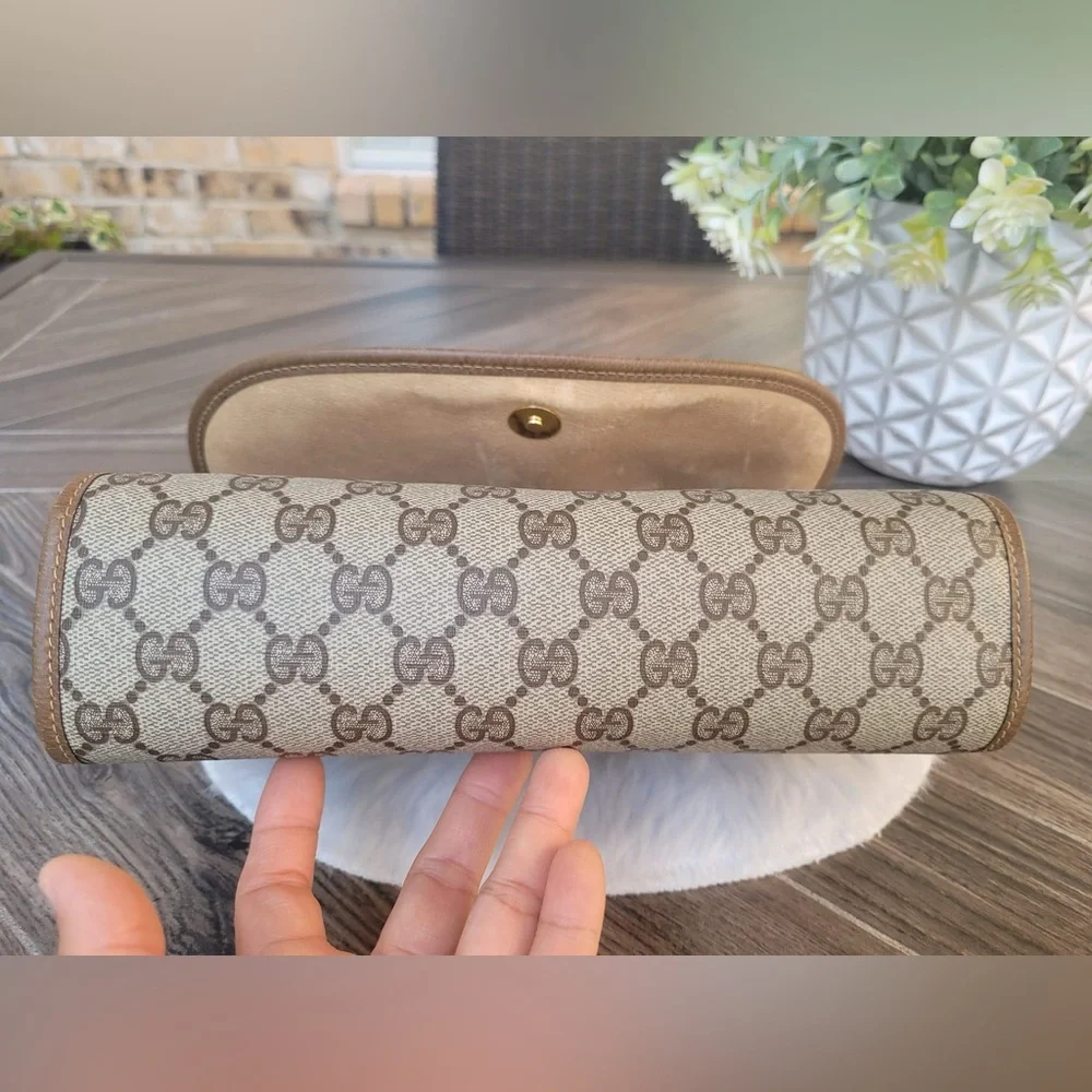 Vintage GUCCI Clutch - Picture 7 of 16